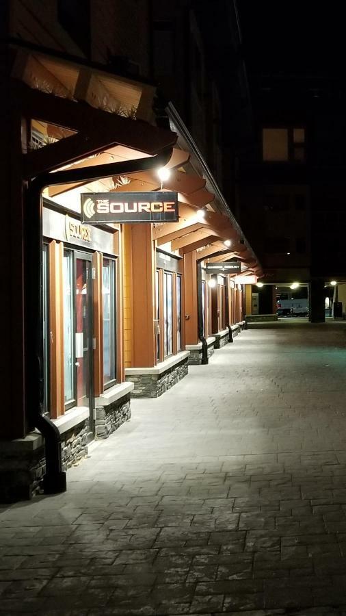 Downtown Loft, Mountain Views, Fireplace, Couple'S Retreat, Walker'S Paradise Canmore Exterior photo