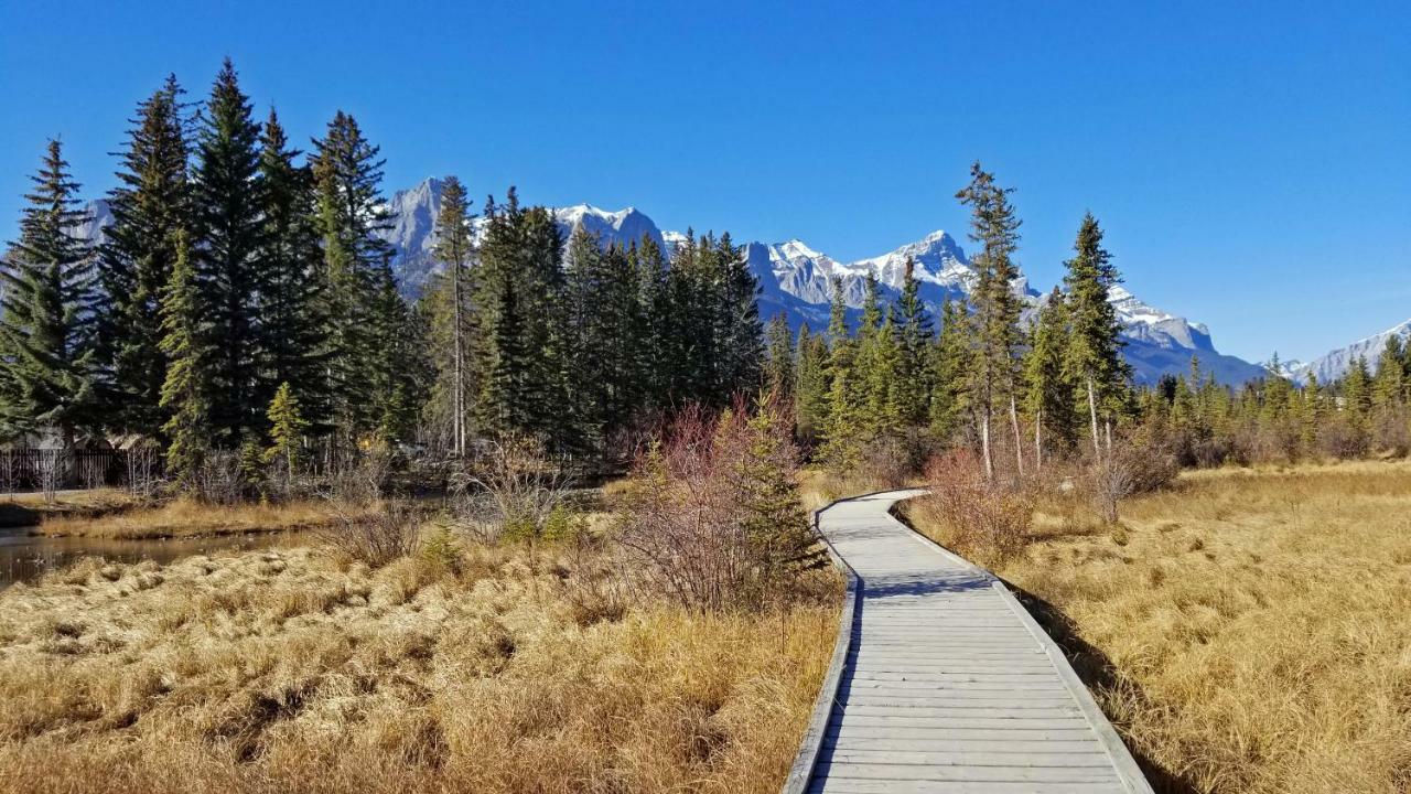 Downtown Loft, Mountain Views, Fireplace, Couple'S Retreat, Walker'S Paradise Canmore Exterior photo